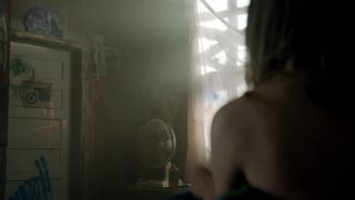 Yana Gold (Yana Guitberg) - Bitten s01e01 (2014) celebrity sexy video