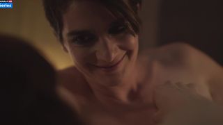 Gaby Hoffmann nude, Carrie Brownstein - Transparent_s02e03 (2015)