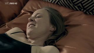 Katja Danowski - Komm schon! s01e02 (2015) actress nude scene