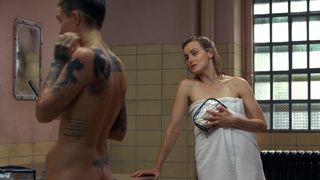 Ruby Rose topless - Orange_Is_the_New_Black_s03e09 (2015) Nude Scene