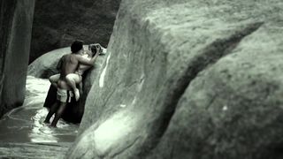 Mariana Ximenes, Claudia Ohana - Zoom (2015) actress nude videos