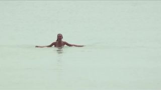 Julie Engelbrecht – Les vacances du petit Nicolas (2014) actress sexy video