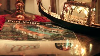 Anna Pieri - Station Horizon s01e01 (2015) celeb hot video scene