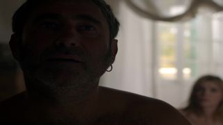 Isabelle Carre, Karin Viard - Vingt et une nuits avec Pattie (2015) actress hot scene