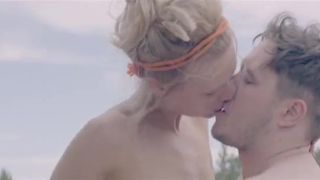 Agnieszka Zulewska nude - Chemia (2015)