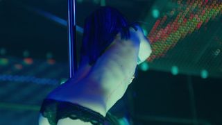 Raychel_Diane_Weiner_-_Flesh_and_Bone_s01e01 (2015) Hot Strip Scene