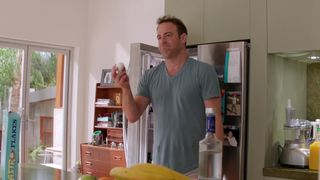 Lisa_Edelstein_-_Girlfriends_Guide_to_Divorce_s02e04 (2015)