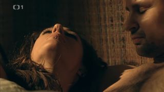 Viktorie Haskova - Na druhy pohled (2014) celeb hot scene