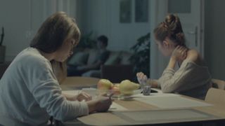 Vanda Hybnerova - Rodinny film (2015) celebs nude scene