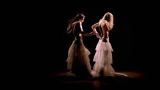 Patrícia Niedermeier, Ana Abbott - Dois Casamentos (2014) celebs nude video