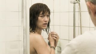 Eva Van de Wijdeven, Maria Kraakman - Schneider vs. Bax (2015) celebrity hot scene