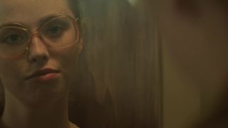 Freya_Mavor_-_The_Lady_in_the_Car_with_Glasses_and_a_Gun (2015)