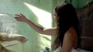 Jessica Parker Kennedy, Hannah New - Black Sails s01e02 (2014) Hot Movie Scenes hot scene