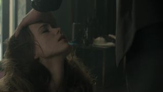 Stacy_Martin_-_The_Lady_in_the_Car_with_Glasses_and_a_Gun (2015)