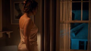 Jennifer Lopez, Lexi Atkins - The Boy Next Door (2015) actress hot movie scene