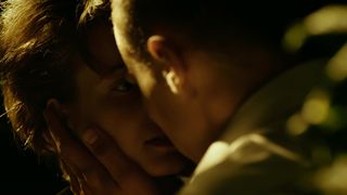 Mariya Poezzhaeva - Motylki s01e03 (2014) celeb topless scenes