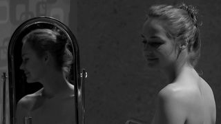 Luise Heyer - Harte (2015) celebs topless scenes