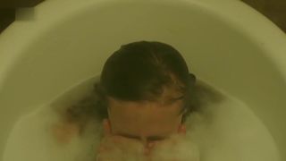 Alina Levshin - Schuld s01e05 (2015) Naked Actress in Bathroom