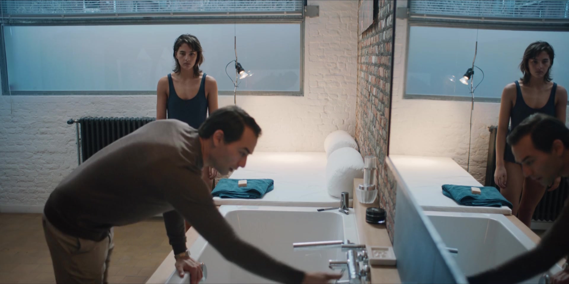 Cheyenne Lohnen naked – Women of the Night (2019)(Season1,Episode9)