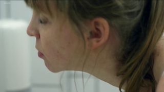 Sarah Lefevre hot - Paul est la (2017)