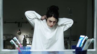 Violetta Schurawlow, Stephani Burkhard - Die Holle - Inferno (2017) Nude sexy video