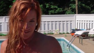 Julie Gelinas - Y Fait Chaud (2017) Naked actress in a hot video