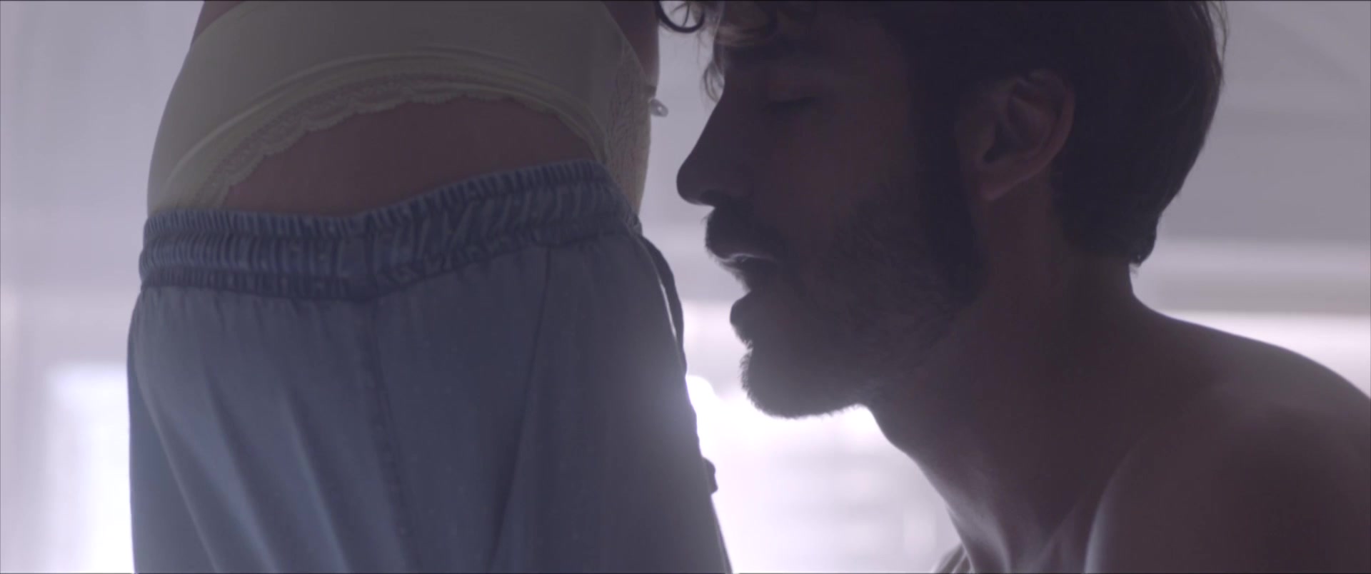 Natalia de Molina – Kiki, el amor se hace (2016) Naked actress in a movie scene