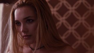 Florence_Pugh__Anna_Friel_-_Marcella_s01e02 (2016)