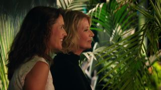 Florence Foresti, Perrette Souplex - De plus belle (2017) old strip and topless scenes