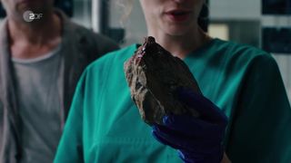 Odine Johne naked - Erzgebirgskrimi Todlicher Akkord (2020)