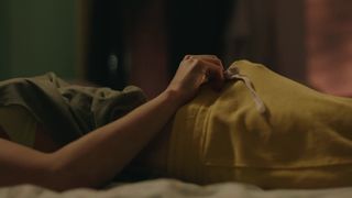Frankie Shaw - SMILF s01e01 (2017) celebrity hot scene