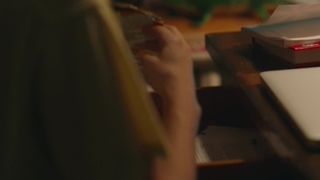 Frankie Shaw - SMILF s01e01 (2017) celebrity hot scene