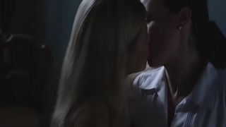 Janna Lisa Dombrowsky nude, Susanne Sachsse sex - Bandaged (2009) thriller lesbian scene