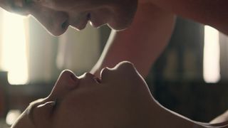 Dakota Fanning, Rosy McEwan nude - The Alienist s02e05-07 (2020)