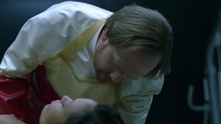 Thandie Newton topless - Westworld_s01e05 (2016)