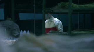 Thandie Newton topless - Westworld_s01e05 (2016)