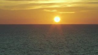 Lola Klamroth, Marianna Fontana, Jenna Thiam nude - Capri-Revolution (2018)