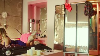 Karina Zvereva - Superplokhie (2016) Naked sexy video