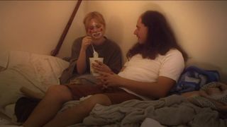 Dasha Nekrasova sexy - Wobble Palace (2018)