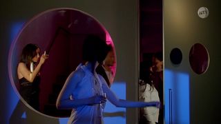 Aure Atika hot - Comme t'y es belle! (2006) sexy scenes