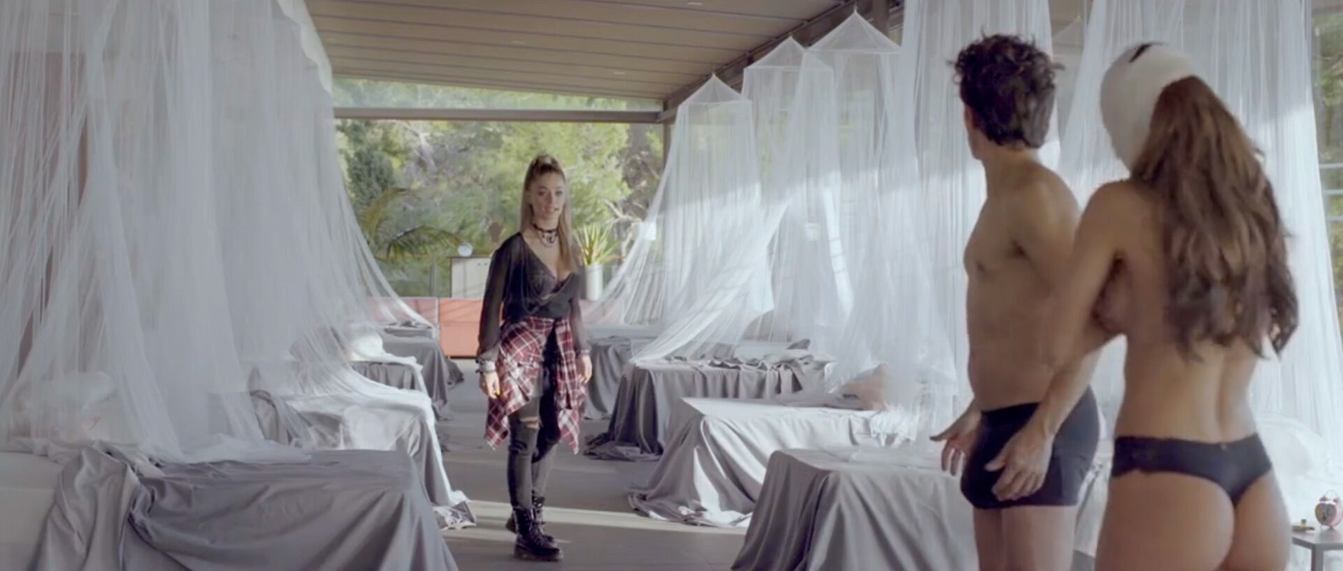 Yanet Garcia, Soledad Lasta, Coral Gonzalez, Elvira Herrera nude – Bellezonismo (2019)