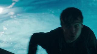 Olga Kurylenko - Les traducteurs (2019) celebrity hot scene