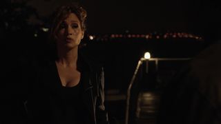 Jennifer_Lopez_-_Shades_of_Blue_s01e03-04 (2016)