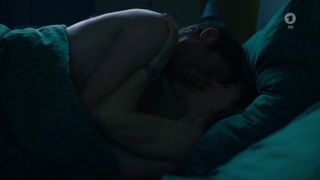 Anneke Kim Sarnau naked - Hit Mom - Morderische Weihnachten (2017)