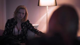 Julia Kalinowska, Jagoda Tymorek - Kostka smalcu z bakaliami (2017) Сut nude scene