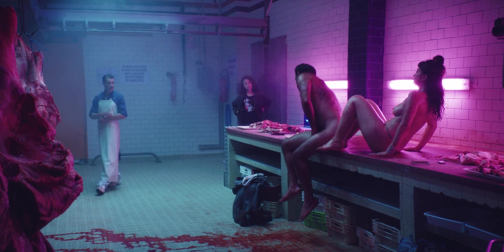 Juliette Cardinski – Vampires s01e01 (2020) Nude movie scene