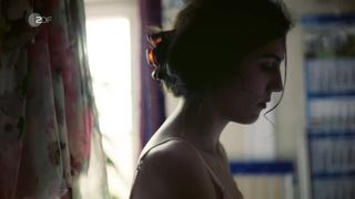 Naomi Achternbusch, Clara Schramm - Blind _ Hasslich (2017) sexy nude scene