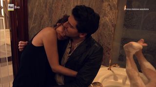 Catrinel Marlon nude - L'ispettore Coliandro s06e02 (2017)  (Season 6, Episode 2)