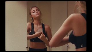 Audrey Cornardeau, Alexandra Campanacci - Sophia Antipolis (2018) Сut celebs scene