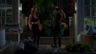 Bella Thorne - Famous in Love s02r05 (2018) celeb hot sex scene
